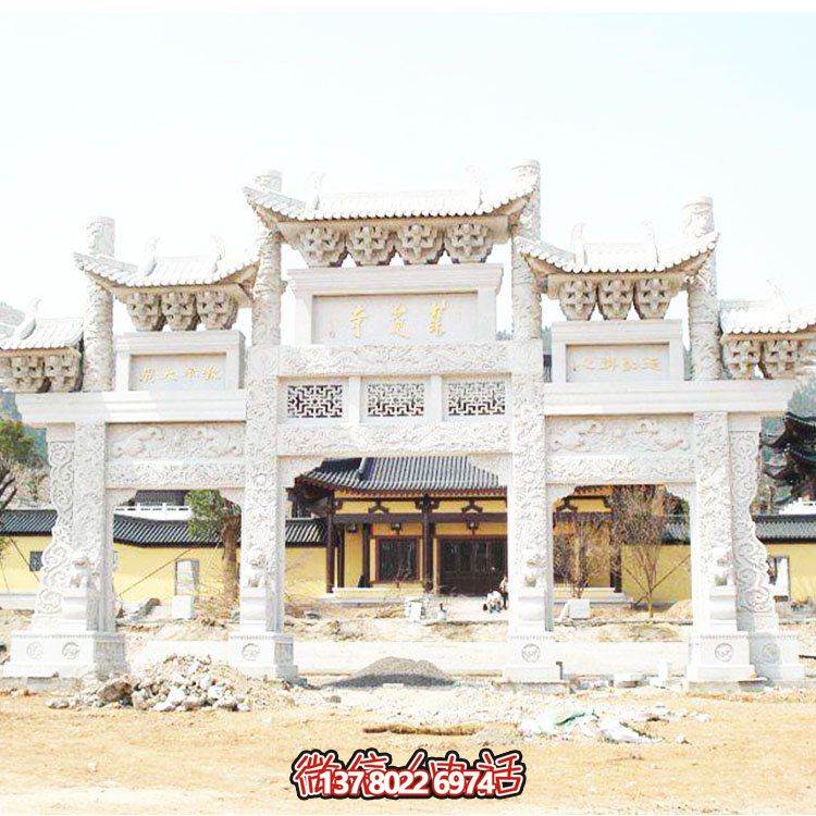 精細工藝刻石牌坊，裝點小區(qū)村口