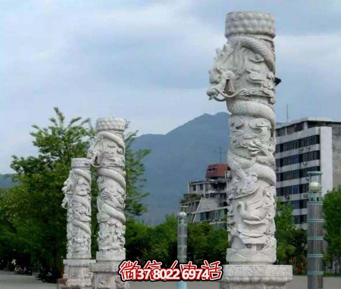 集大理石、石雕、龍柱于一體的大理景觀廣場(chǎng)