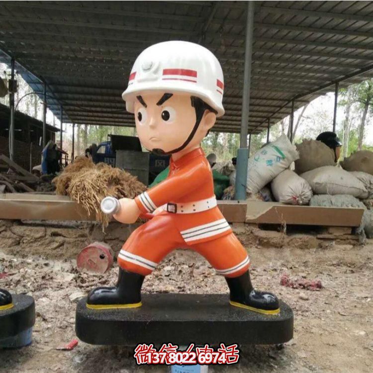 消防英雄銅雕塑像，為廣場(chǎng)添彩