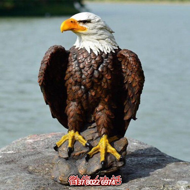 玻璃鋼老鷹雕塑擺件，點(diǎn)綴戶(hù)外花園庭院
