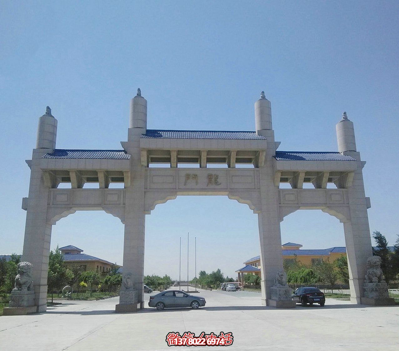 精致的大理石牌坊雕塑，為企業(yè)廠區(qū)增添精致的視覺氛圍